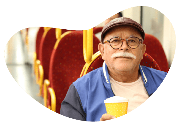 Photo d'une personne assise dans le bus